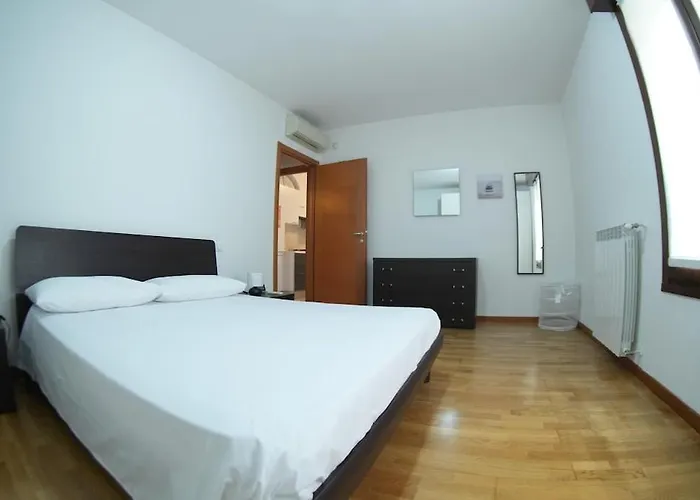 アパート Vimodrone Apartment *