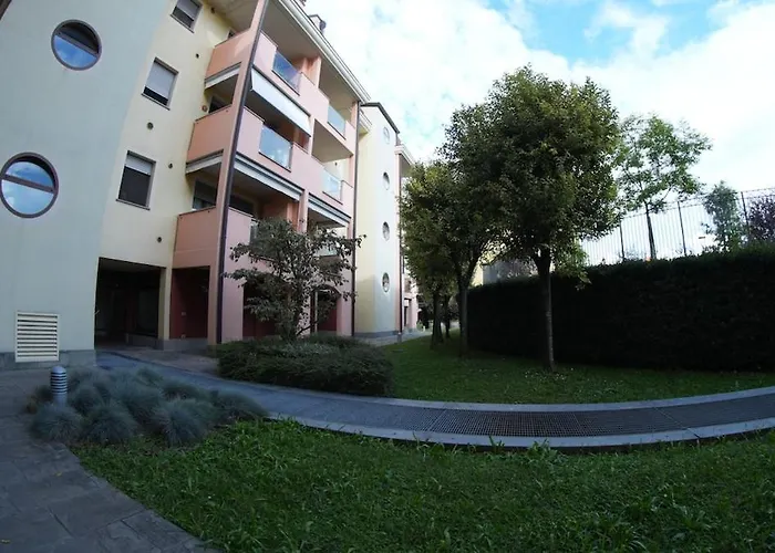 Vimodrone Apartment アパート ヴィモドローネ